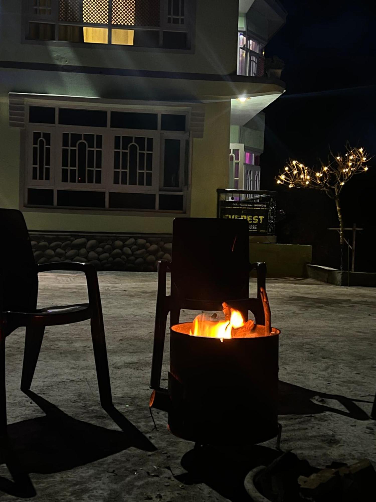 גולמארג Everest Guest House מראה חיצוני תמונה