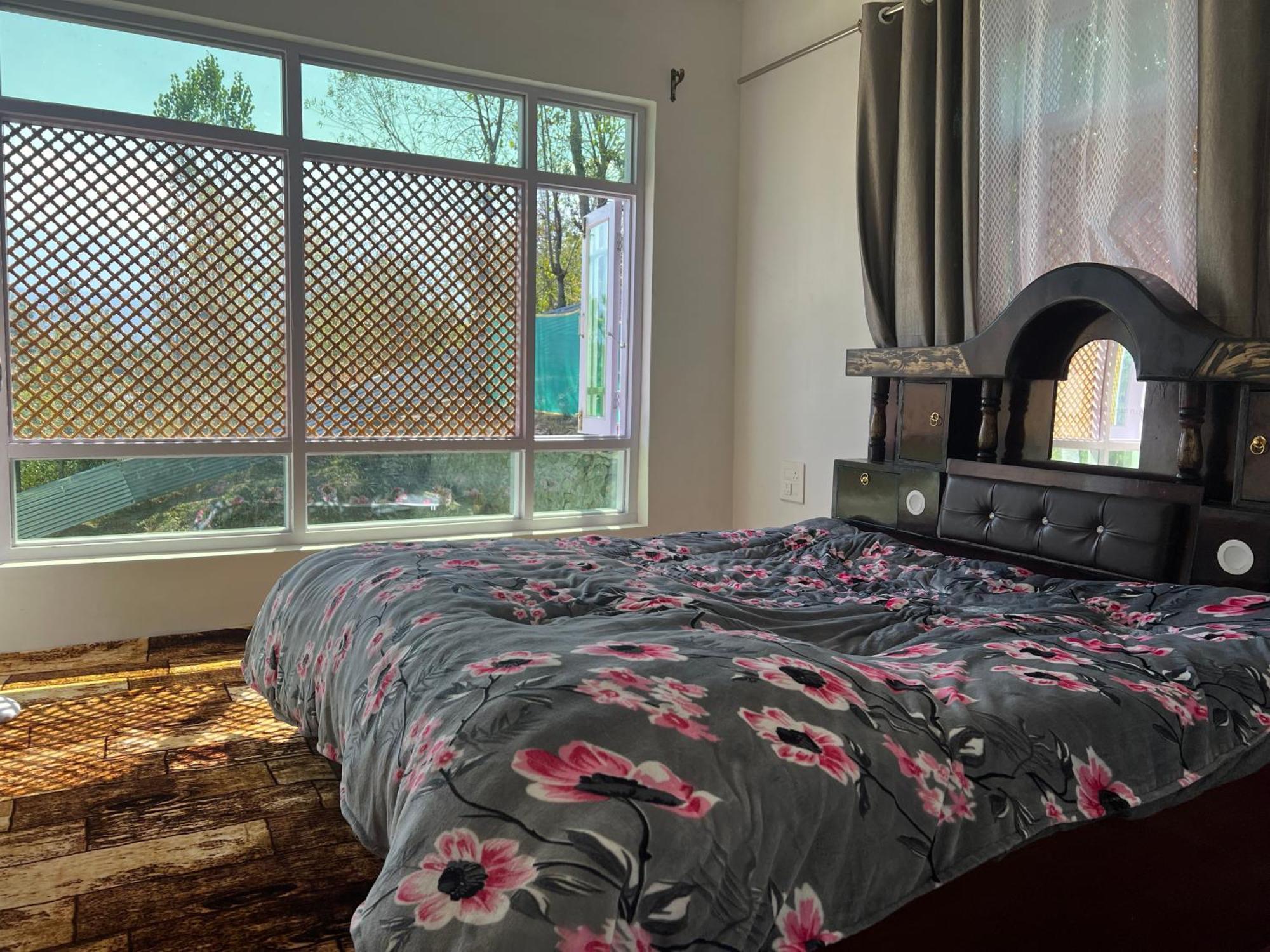 גולמארג Everest Guest House מראה חיצוני תמונה