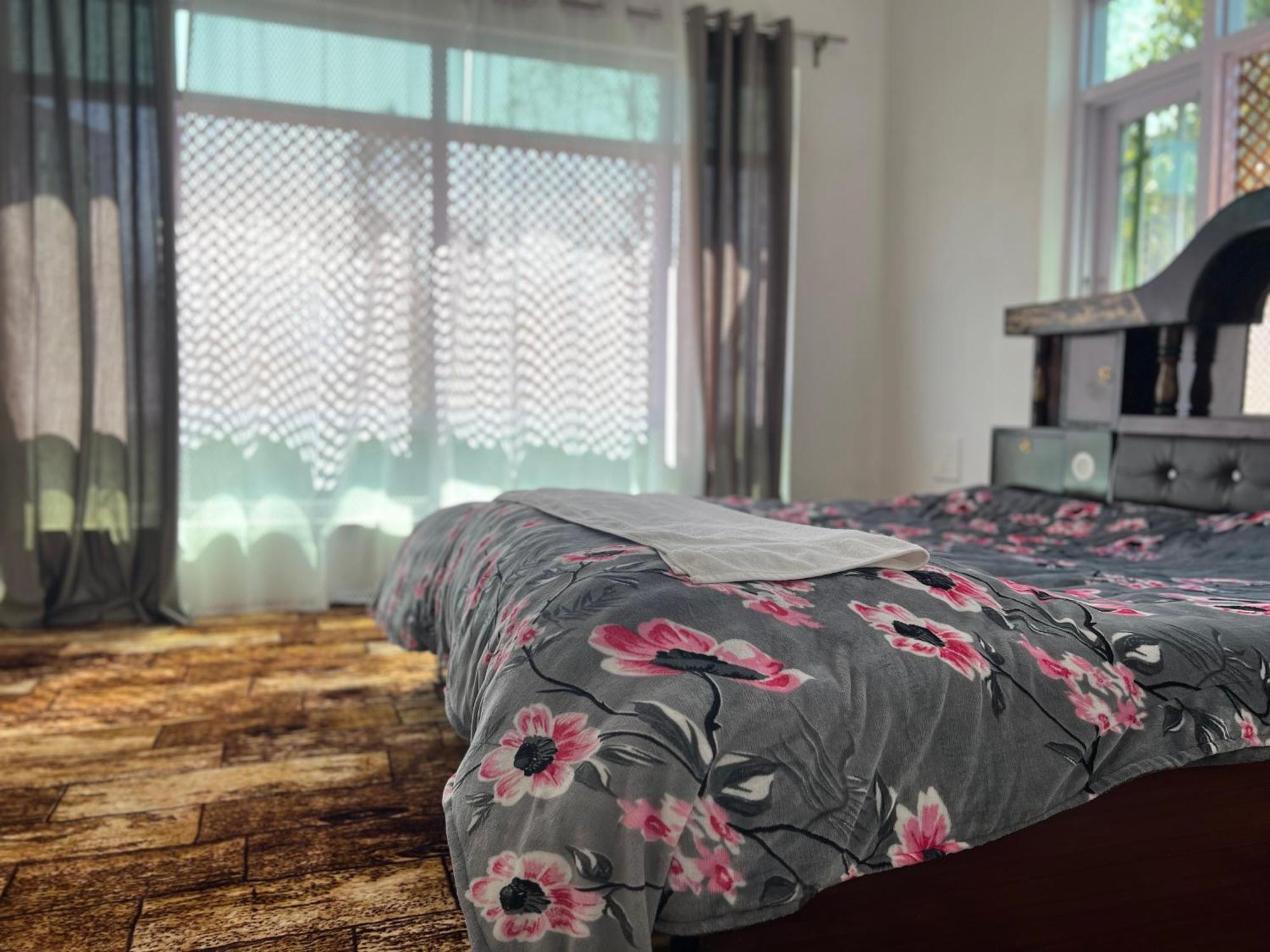 גולמארג Everest Guest House מראה חיצוני תמונה
