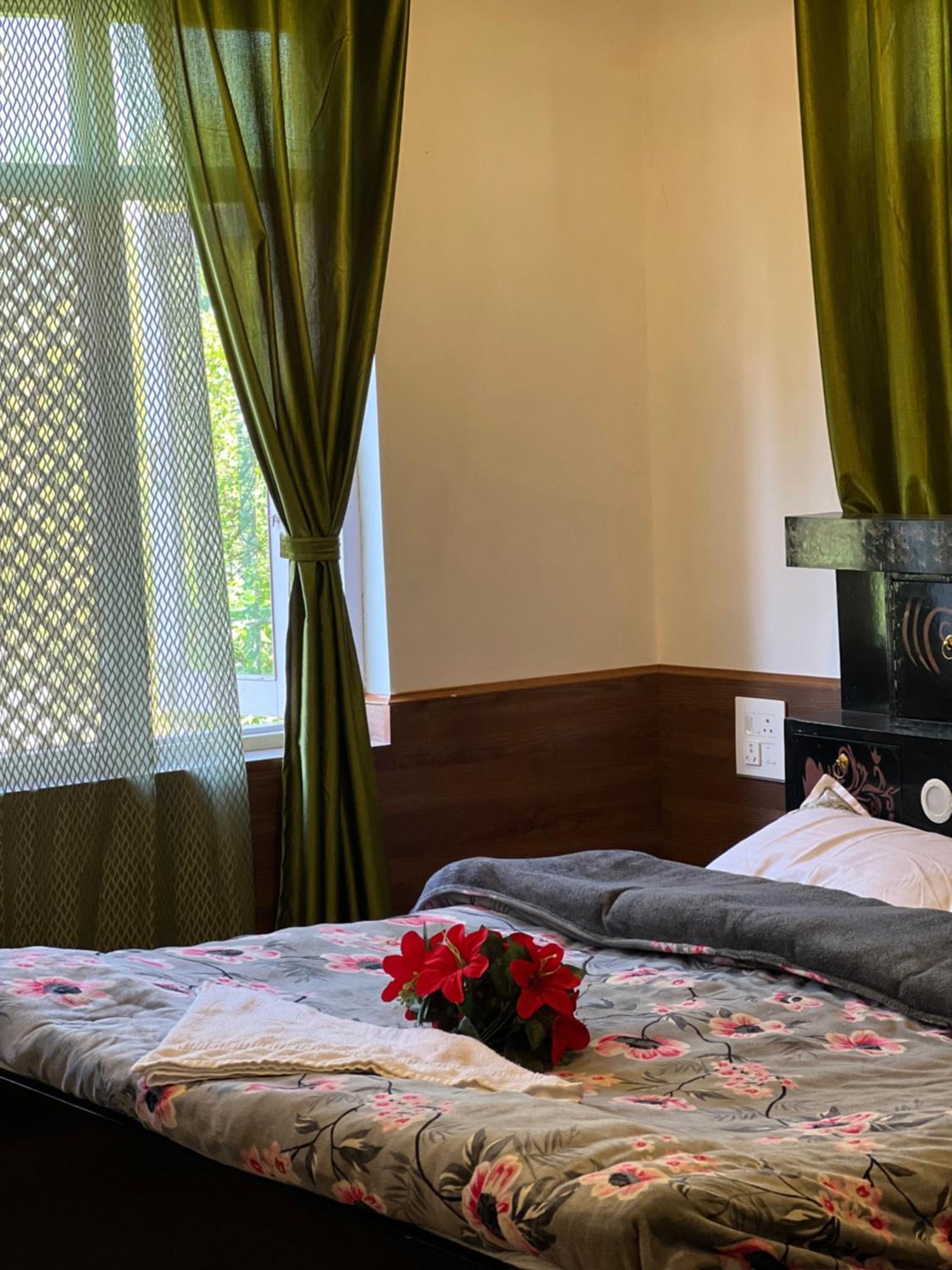 גולמארג Everest Guest House מראה חיצוני תמונה