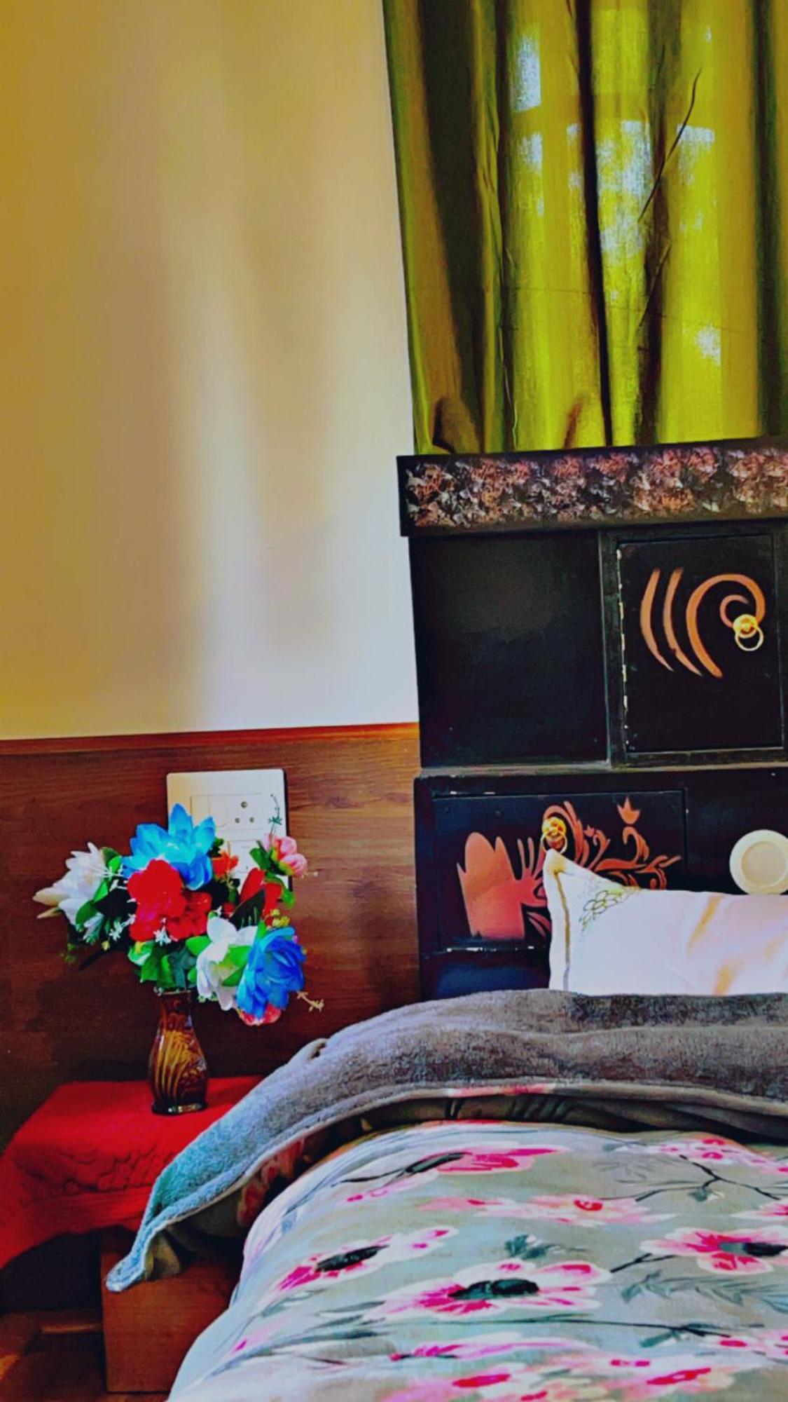 גולמארג Everest Guest House מראה חיצוני תמונה