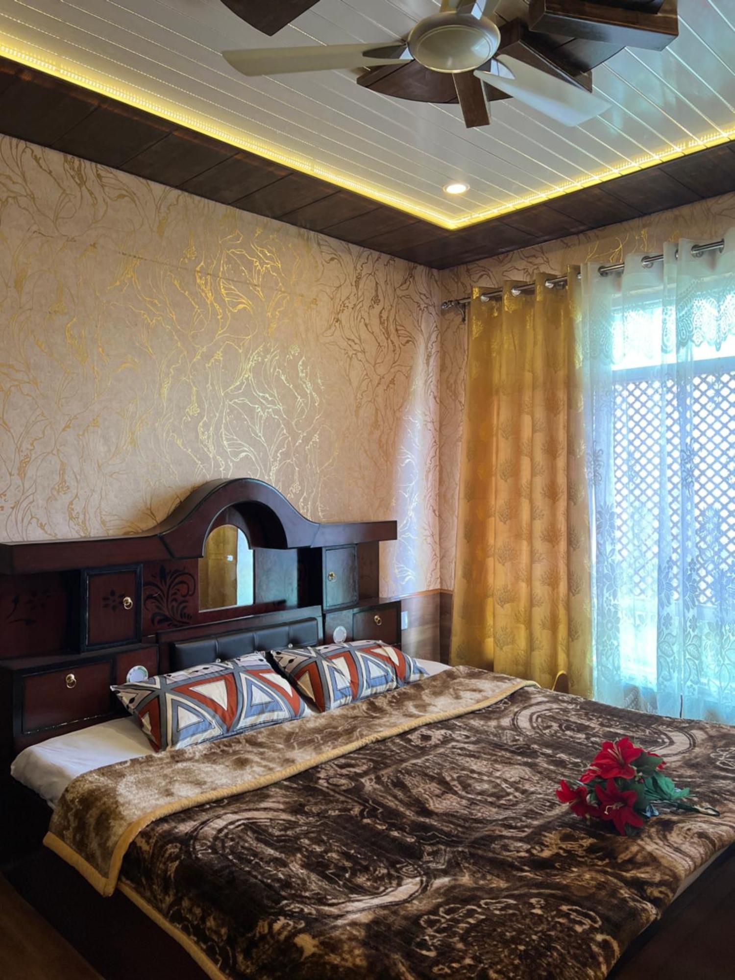 גולמארג Everest Guest House מראה חיצוני תמונה